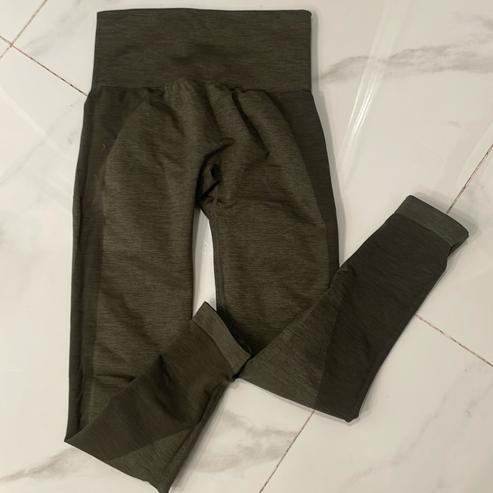 NVGTN small Forrest green leggings in great condition